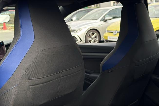 VOLKSWAGEN Golf Photo 44