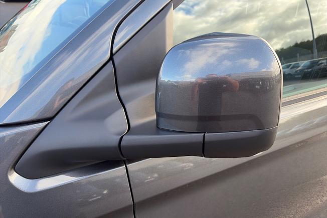 VOLKSWAGEN Transporter Photo 38