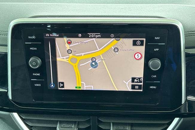 VOLKSWAGEN T-Roc Photo 14