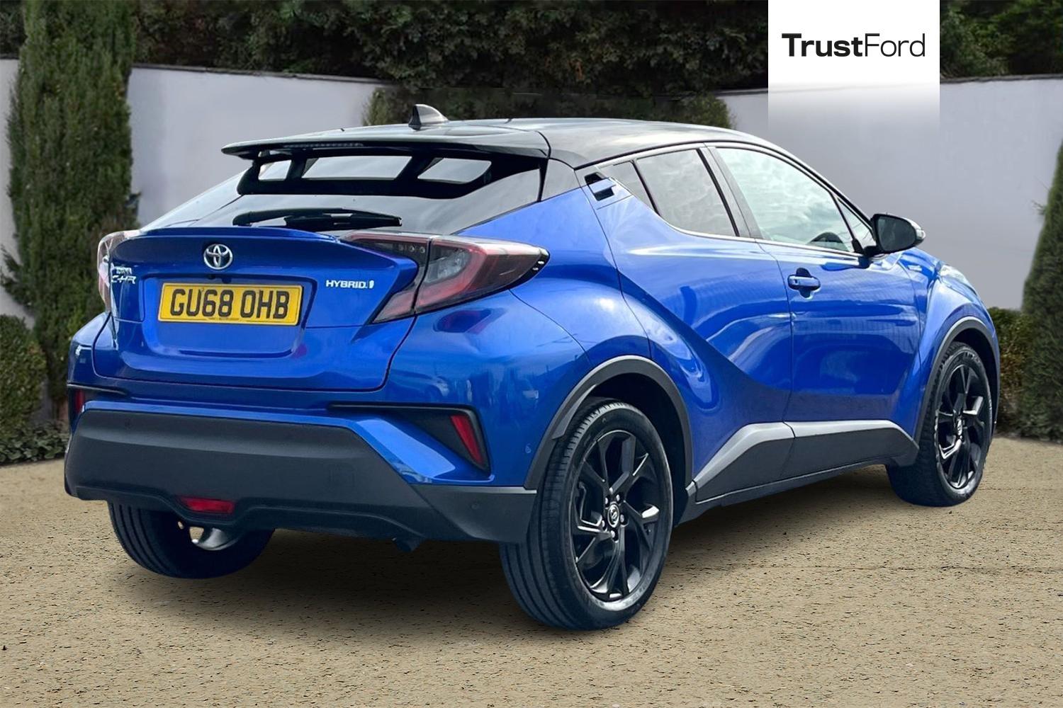 Toyota C-HR Photo 3
