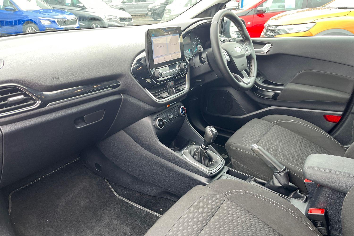 Ford Fiesta Photo 17