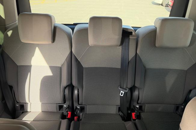 VOLKSWAGEN Multivan Photo 40