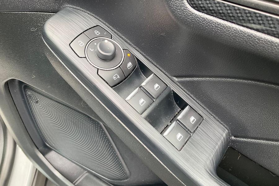 Ford KUGA Photo autoimg-9cc315979419dd1ce839cdbb9bec36247d2bb914.jpg