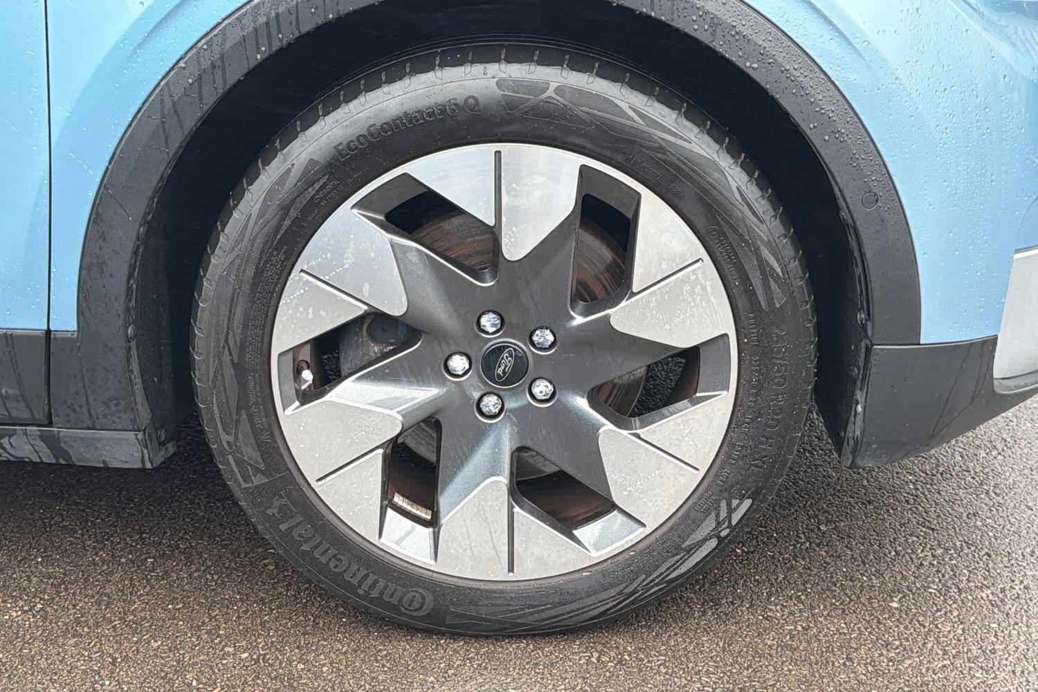 Ford EXPLORER Photo 27