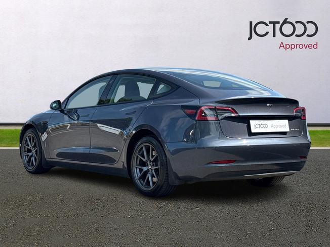 TESLA Model 3 Photo 3