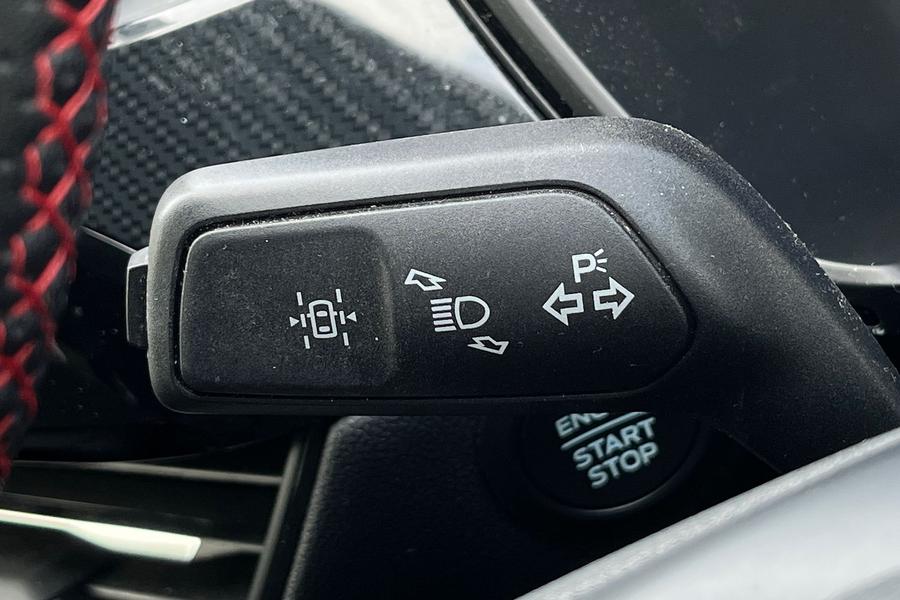 Ford Kuga Photo autoimg-9cc69ee07e5a32a33052166a437f62c20bf7ddd9.jpg