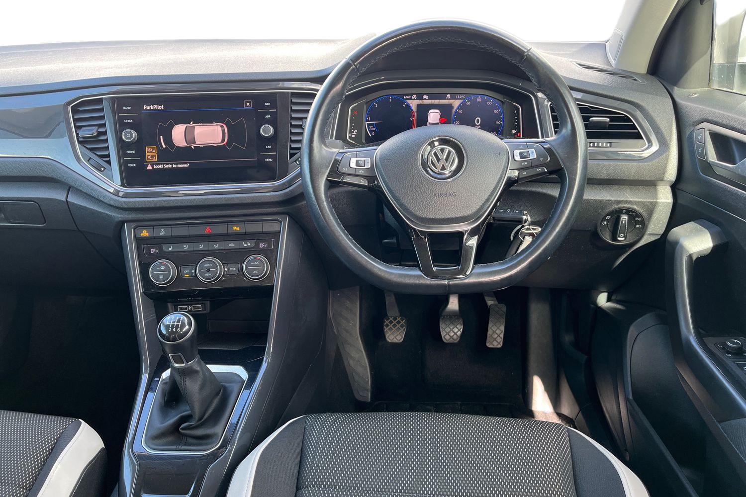 Volkswagen T-ROC Photo 10