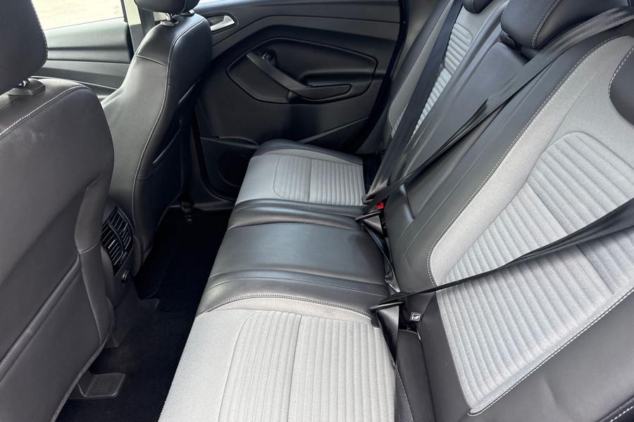 Ford KUGA Photo autoimg-9ccb0ed10352ced9e7aac0e9b48576e4ea22f90a.jpg