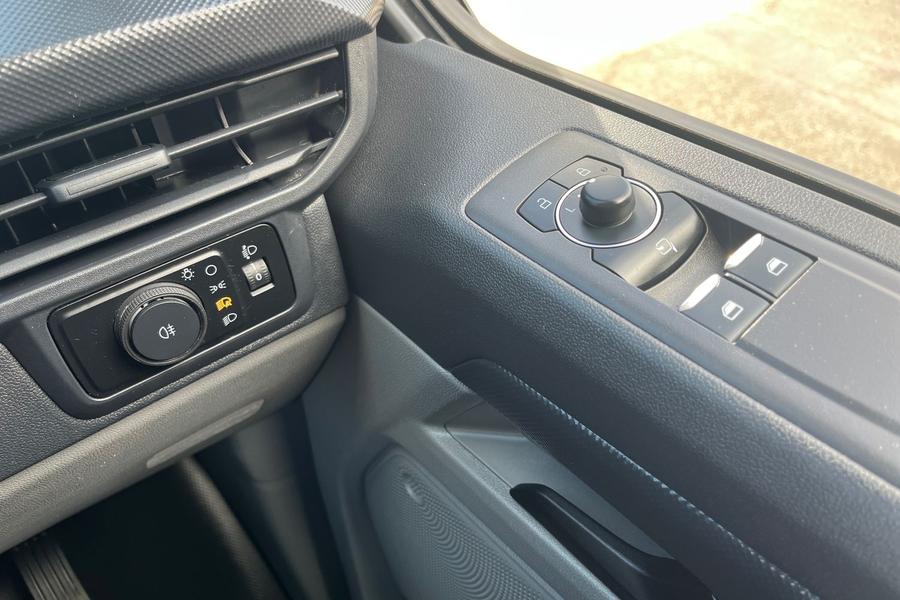 Ford TRANSIT CUSTOM Photo autoimg-9ccc7d823a430335fab7ad98504226310294cbdb.jpg