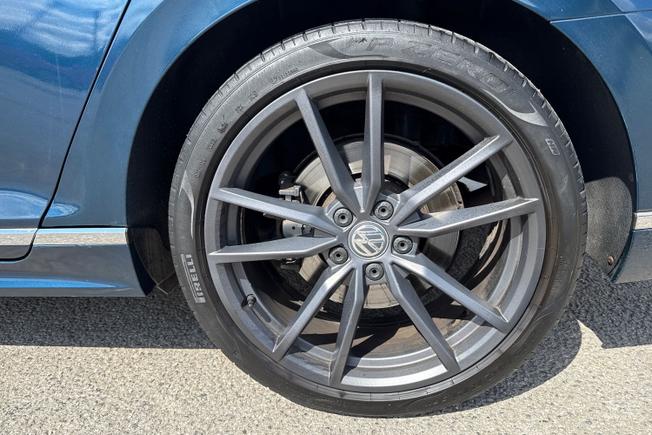 VOLKSWAGEN Passat Photo 33