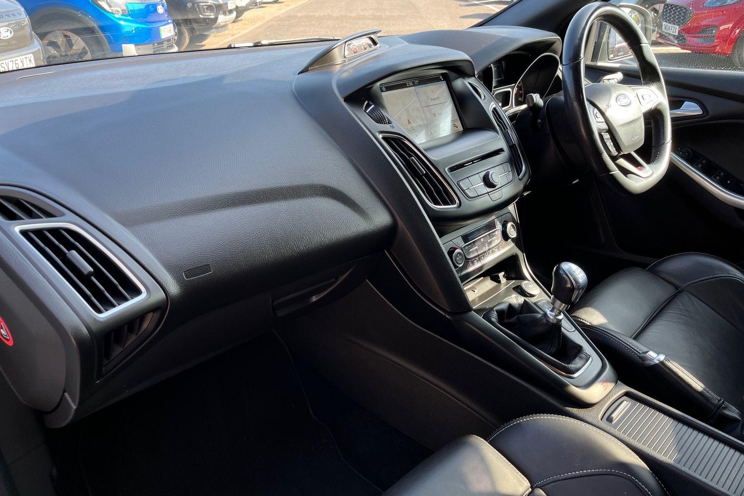 Ford FOCUS Photo 17