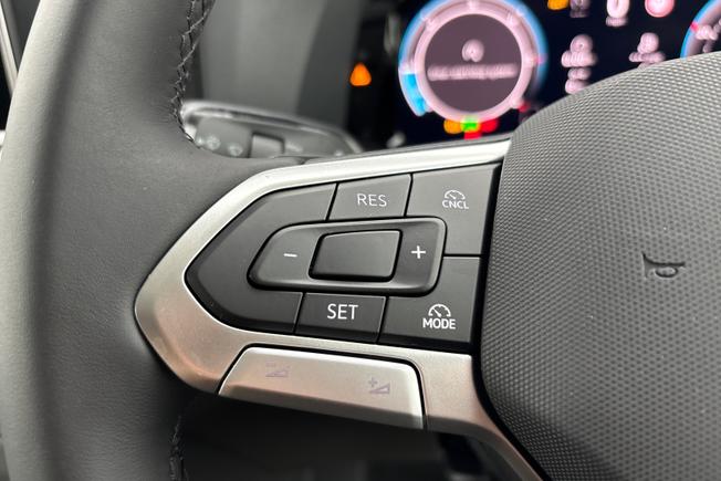 VOLKSWAGEN Crafter Photo 16