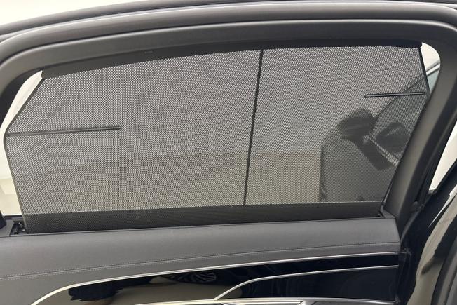 Audi A8 Photo 33