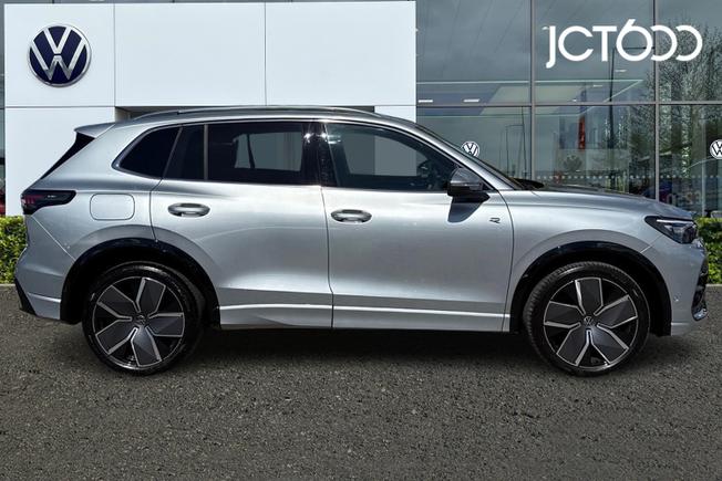 VOLKSWAGEN Tiguan Photo 4