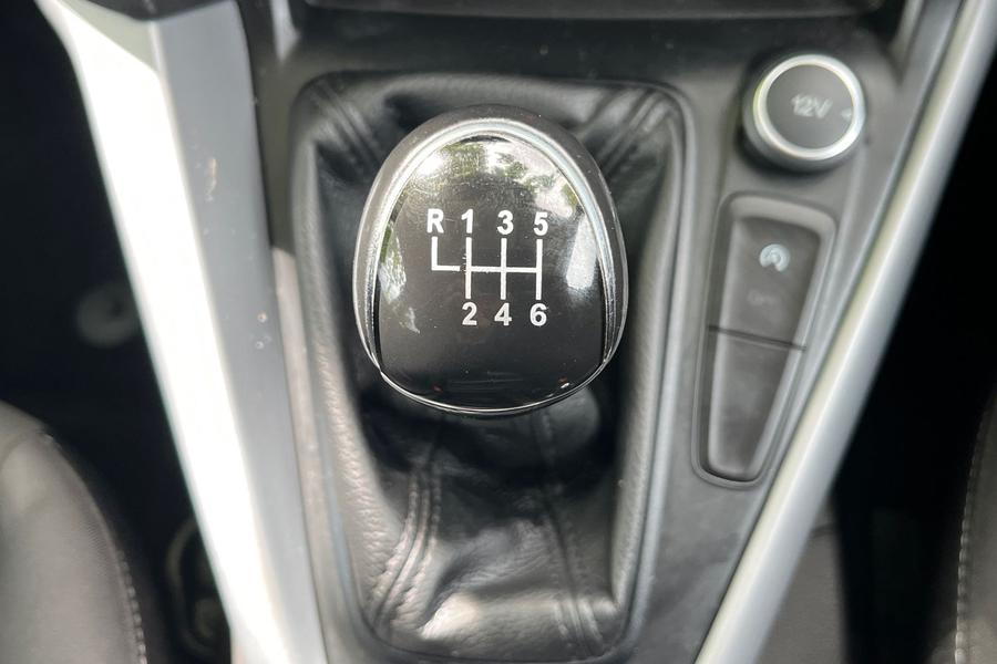 Ford FOCUS Photo autoimg-9cde1e2648bdaa31424b642183feb5e6b16131de.jpg