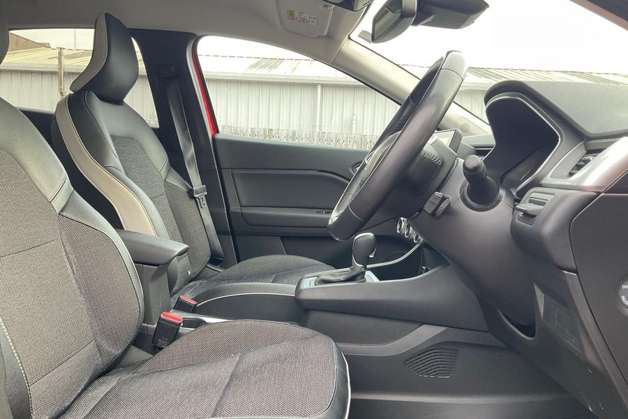 Renault CAPTUR Photo autoimg-9cdec47516bb449217a2d5a3905787373e204dbc.jpg