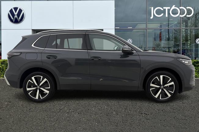 VOLKSWAGEN Tiguan Photo 4