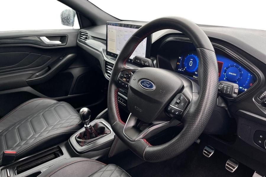 Ford FOCUS Photo autoimg-9ce13f990a0ec03ac853f1d492368d470cd1a520.jpg