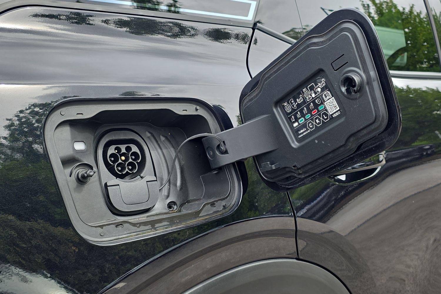 Ford Explorer Photo 16