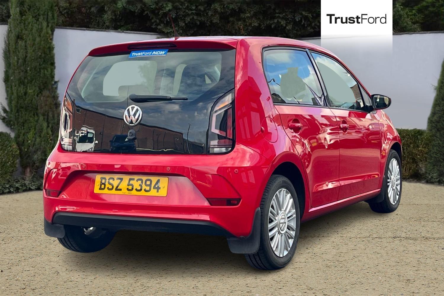 Volkswagen UP Photo 3