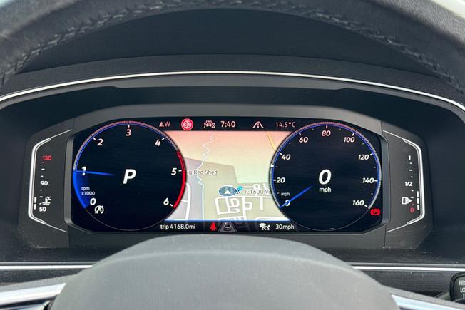 VOLKSWAGEN TIGUAN Photo 31