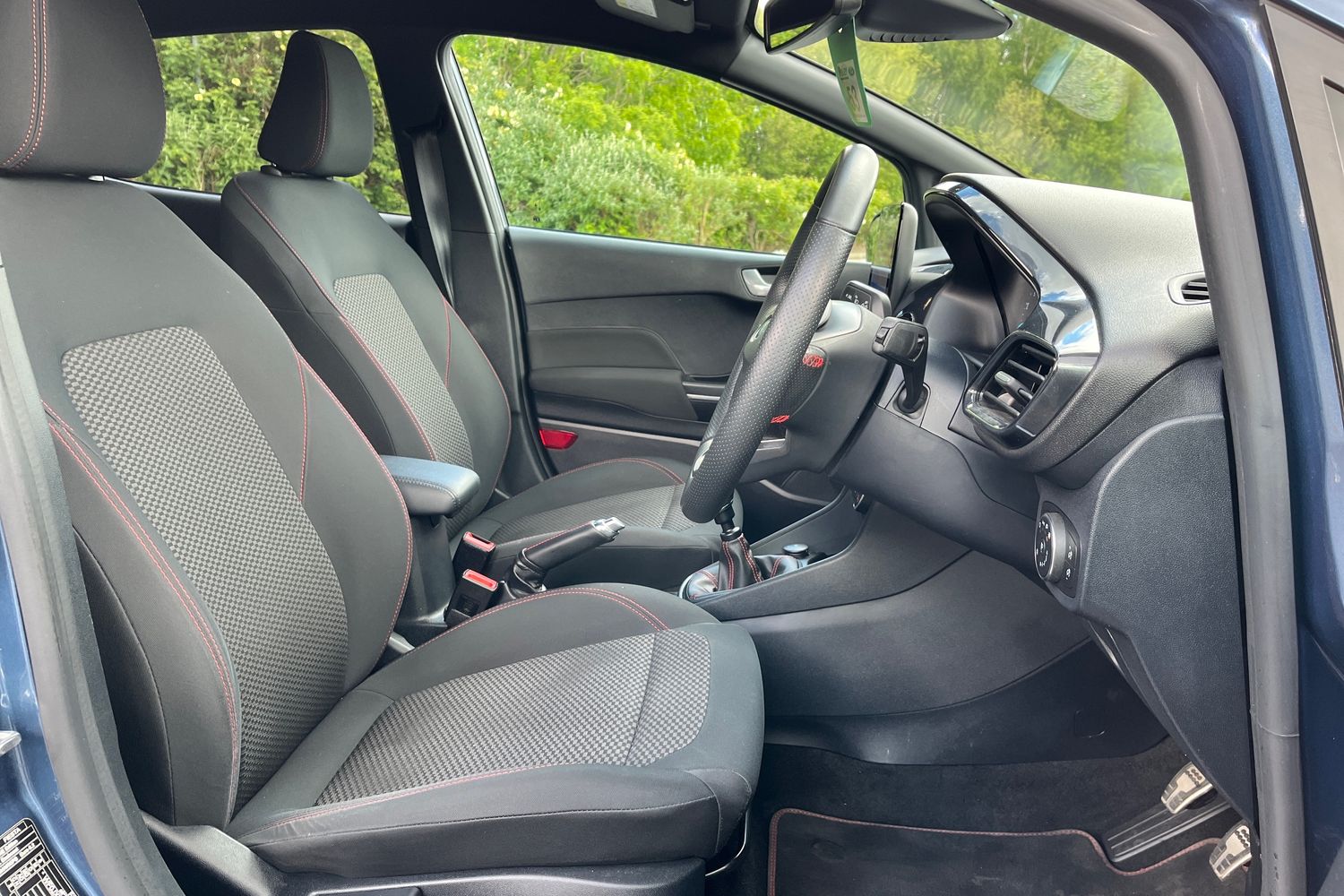 Ford FIESTA Photo 16