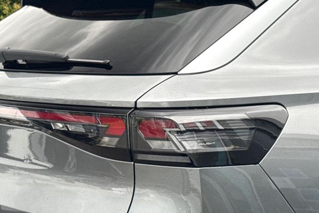 VOLKSWAGEN T-Roc Photo 18