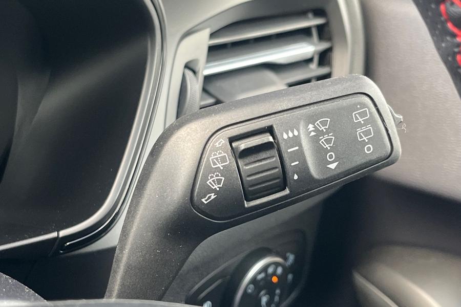 Ford FOCUS Photo autoimg-9ce963ff856bb7a9ade7e85a3fe1e50617cb9caa.jpg