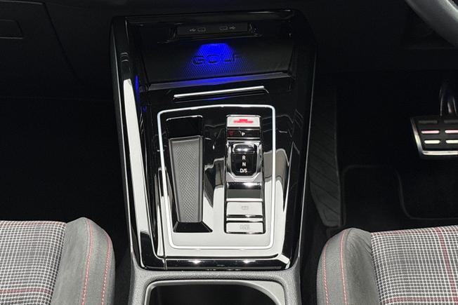 VOLKSWAGEN Golf Photo 34