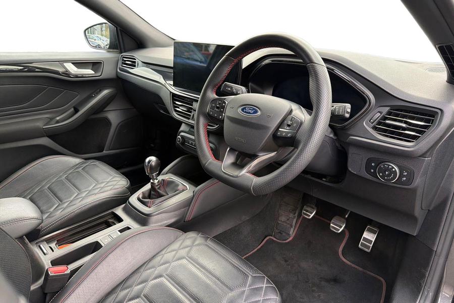 Ford FOCUS Photo autoimg-9cf0e1f12d17ecc4b171403505f11411902925e0.jpg