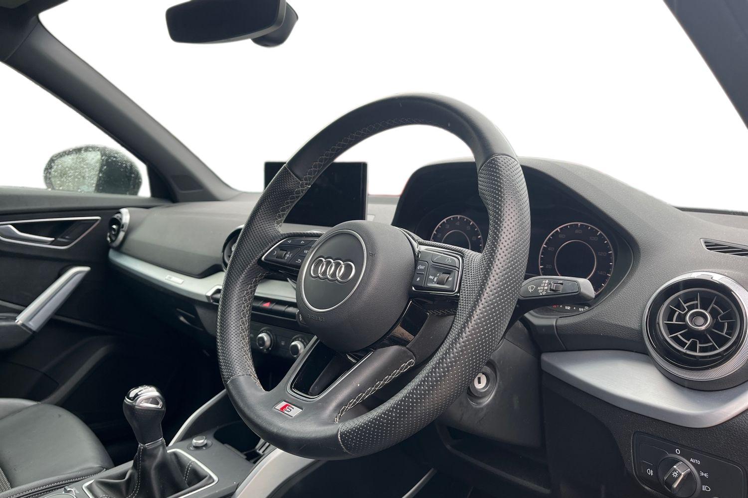 Audi Q2 Photo 8