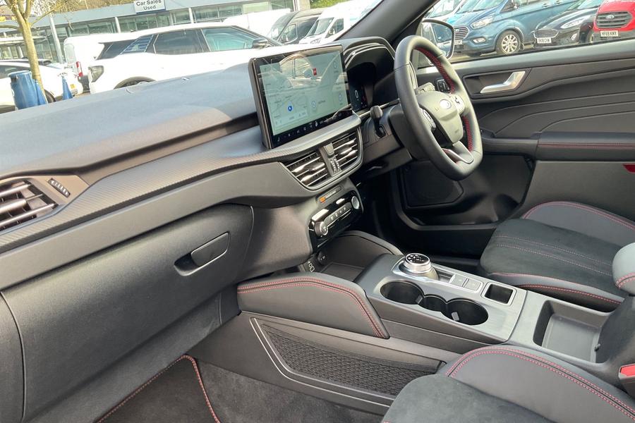 Ford Kuga Photo autoimg-9cf46513b06b447921322b49f7730e8129420713.jpg