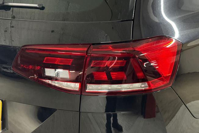 VOLKSWAGEN Passat Photo 18