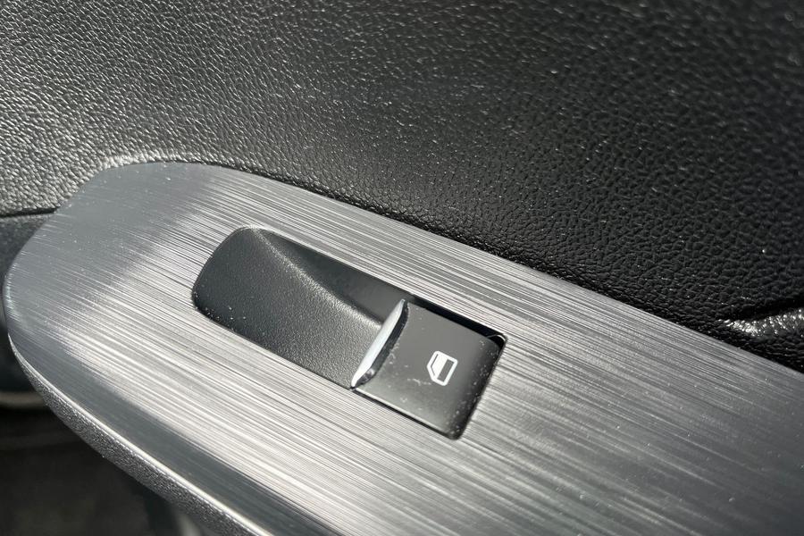 Ford KUGA Photo autoimg-9cfab1ccb521aa4bab3d9ad01f2a36b7eee3ca0f.jpg