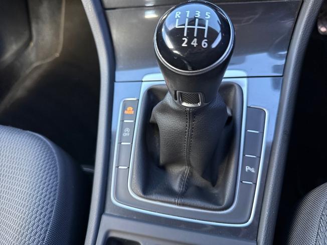 VOLKSWAGEN Golf Photo 31