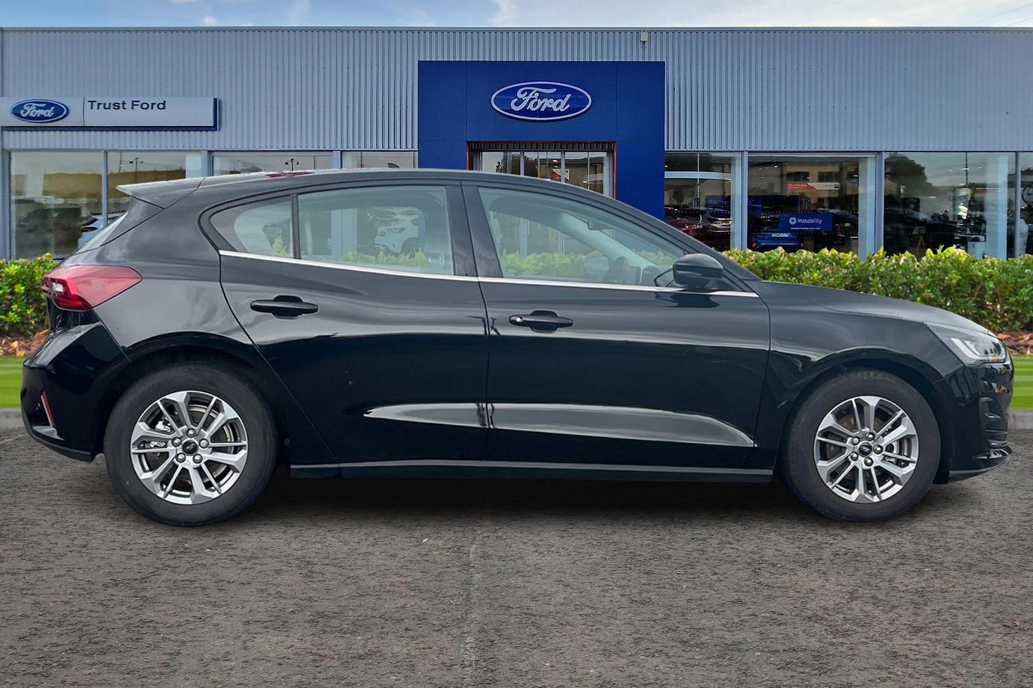 Ford Focus Photo 2