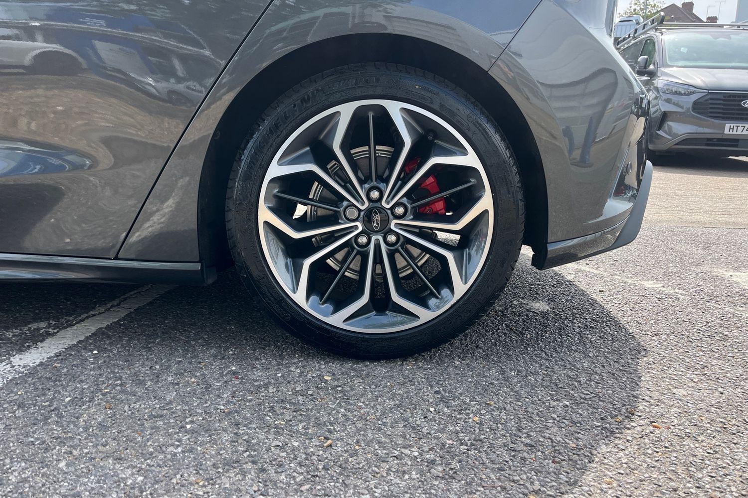 Ford Focus Photo 7