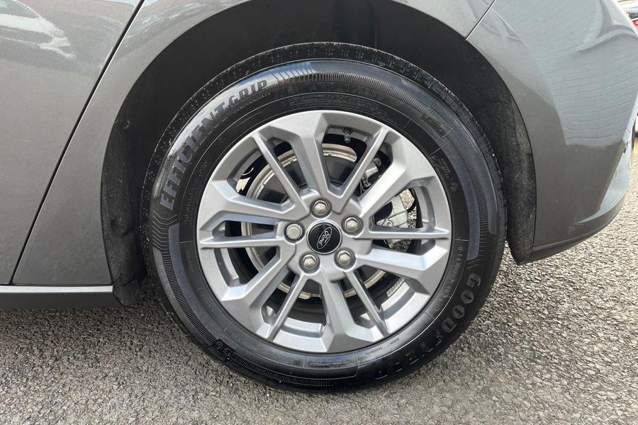 Ford Ford Focus Hatchback 1.0 EcoBoost Hybrid mHEV Titanium 5dr Photo autoimg-9d002eed9f1ef9f85d3578eff8b590f890b7c421.jpg