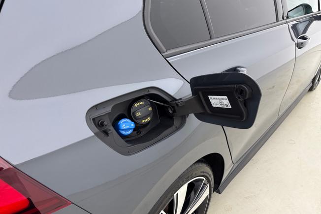 VOLKSWAGEN Golf Photo 32