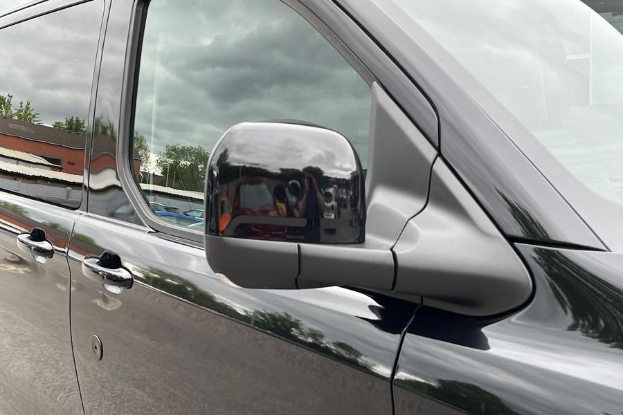 Ford TRANSIT CUSTOM Photo autoimg-9d05c1a6e50fae2c2a6f40b6a34151e7d88eaae8.jpg
