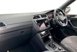 VOLKSWAGEN TIGUAN Photo 2