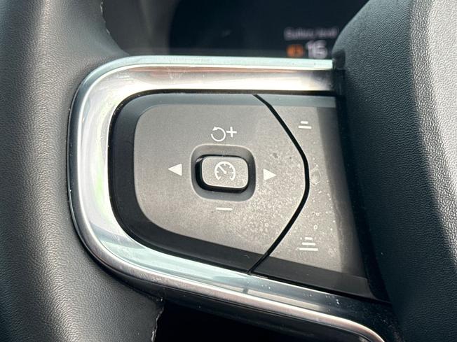 VOLVO Xc40 Photo 16
