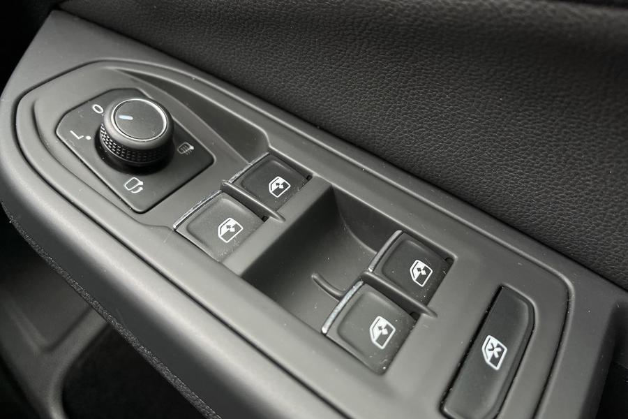 Volkswagen Golf Photo autoimg-9d0c32ef15c0fed8ca795aee3f08ecab8fc8d703.jpg