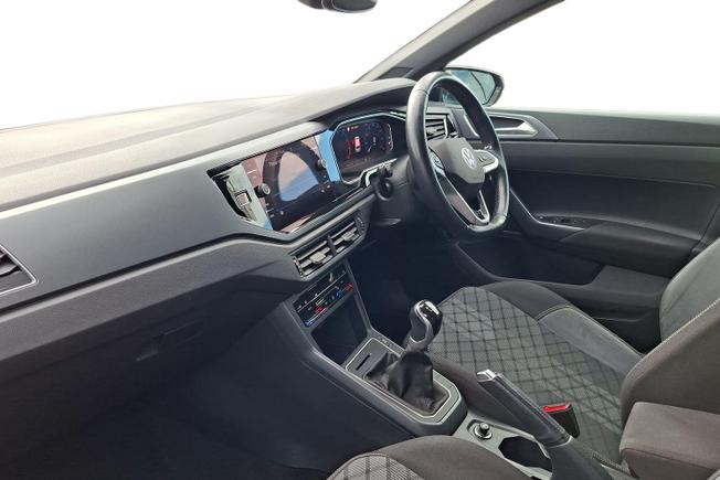 VOLKSWAGEN Polo Photo 2