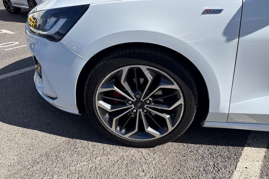Ford Focus Photo autoimg-9d1236a298551e8eeacb2726629b3a27034d9fb9.jpg