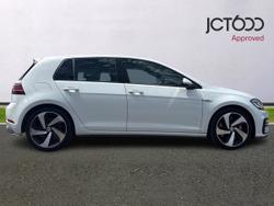 VOLKSWAGEN Golf Photo 4
