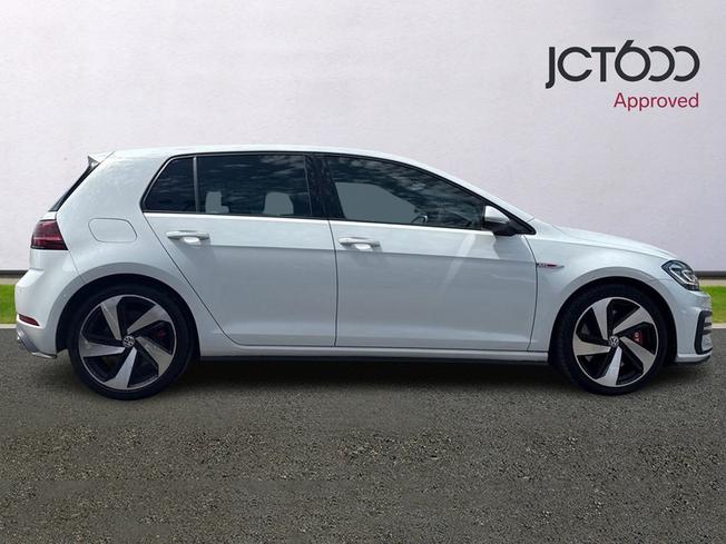 VOLKSWAGEN Golf Photo 4