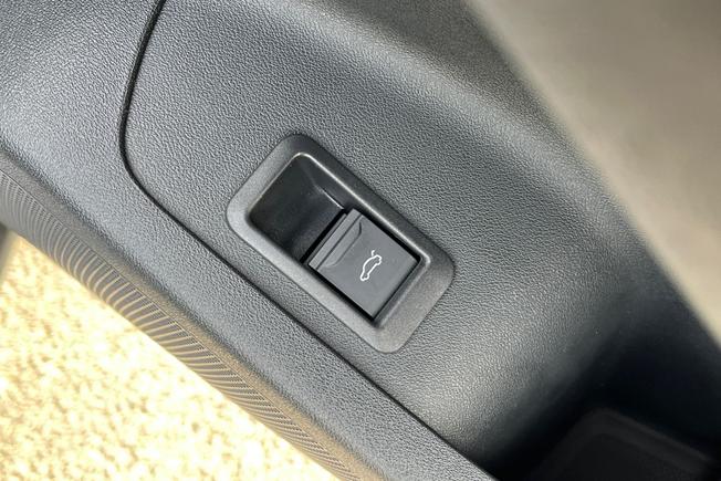 AUDI Q6 E-Tron Photo 53