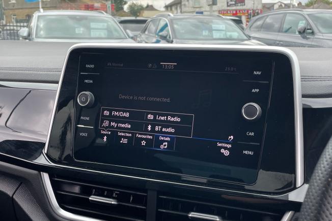 VOLKSWAGEN T-Roc Photo 47