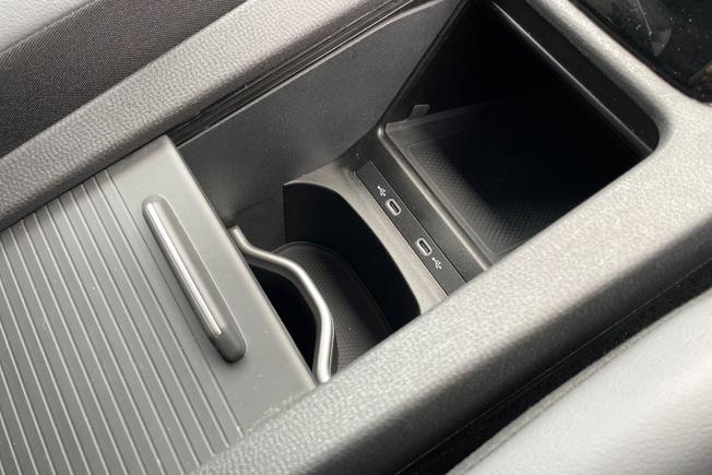 VOLKSWAGEN ID.4 Photo 31